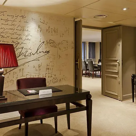 Hilton Opera Hotel 4*