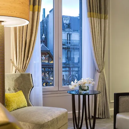 Hilton Opera 4*