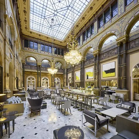 Hilton Opera 4*