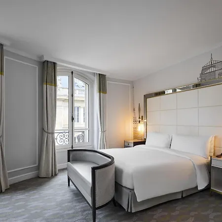 Hilton Opera Hotel 4*